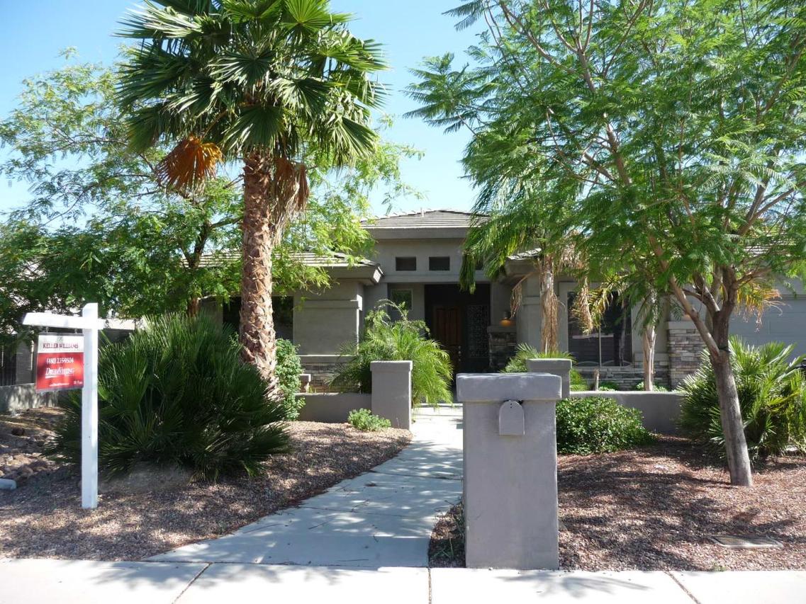3041 E Adobe St., Mesa, AZ 85213