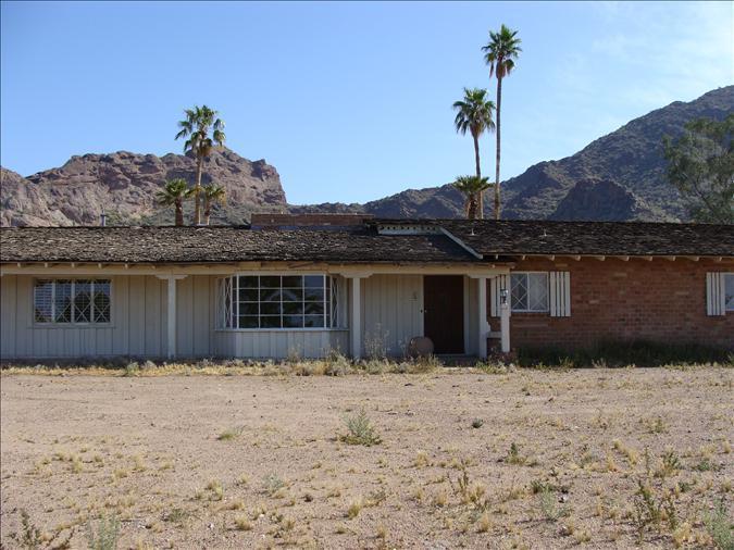 4920 E Camelback Rd., Phoenix, AZ 85018