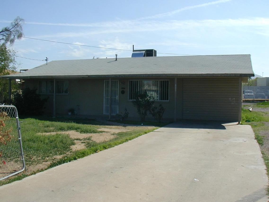 805 E Roeser Rd., Phoenix, AZ 85040