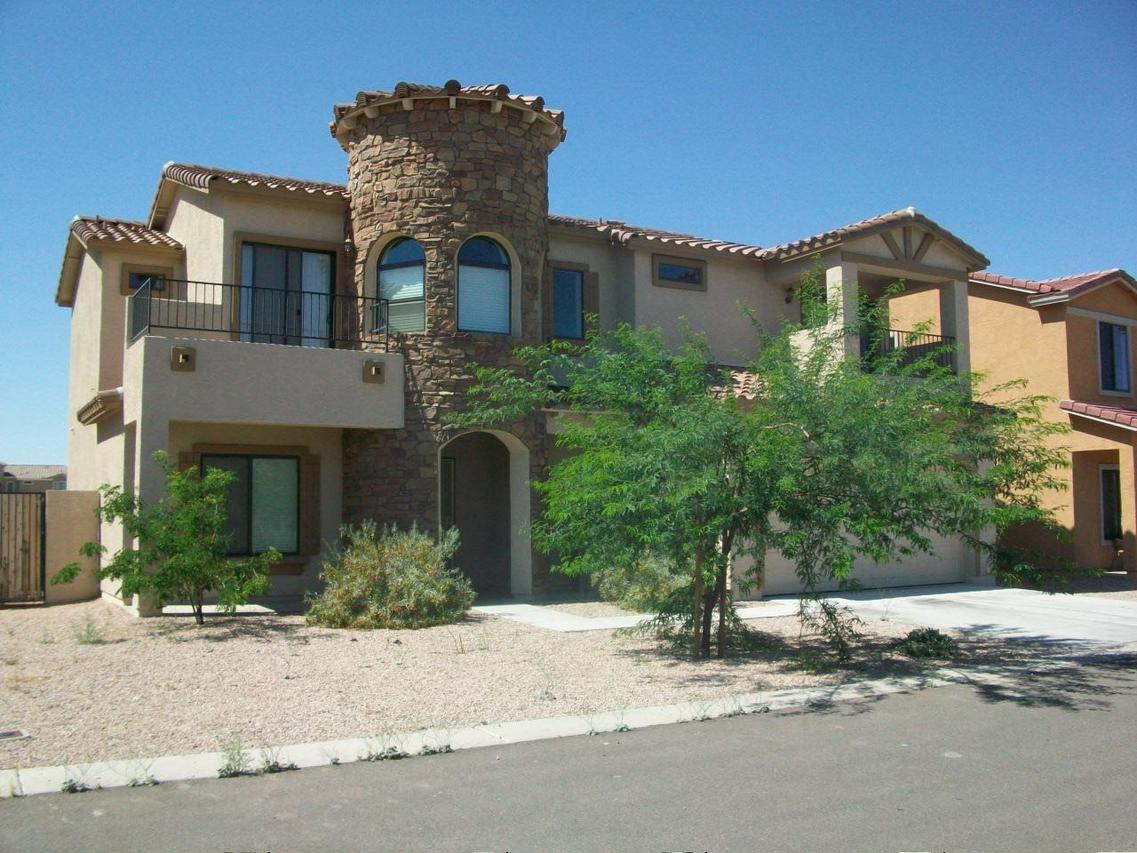 2303 E Cochise Ave., Apache Junction, AZ 85219