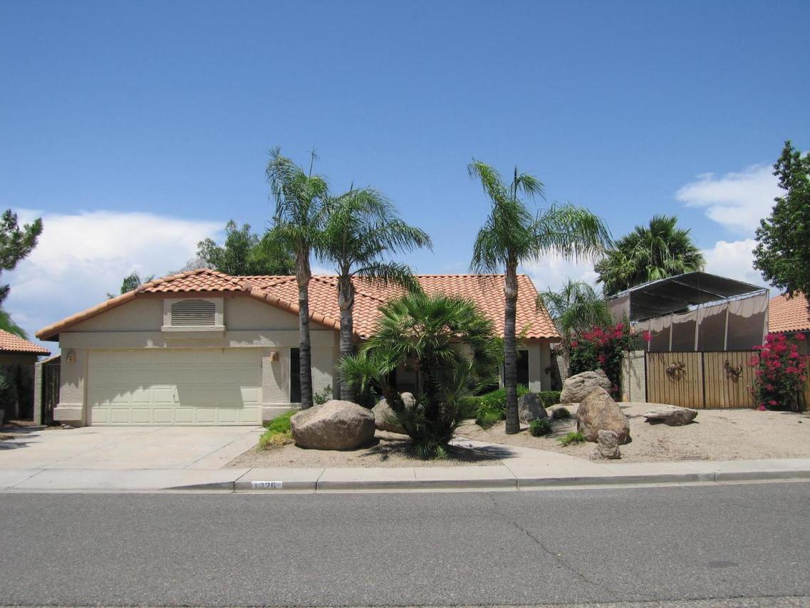 1326 E Paradise Ln., Phoenix, AZ 85022