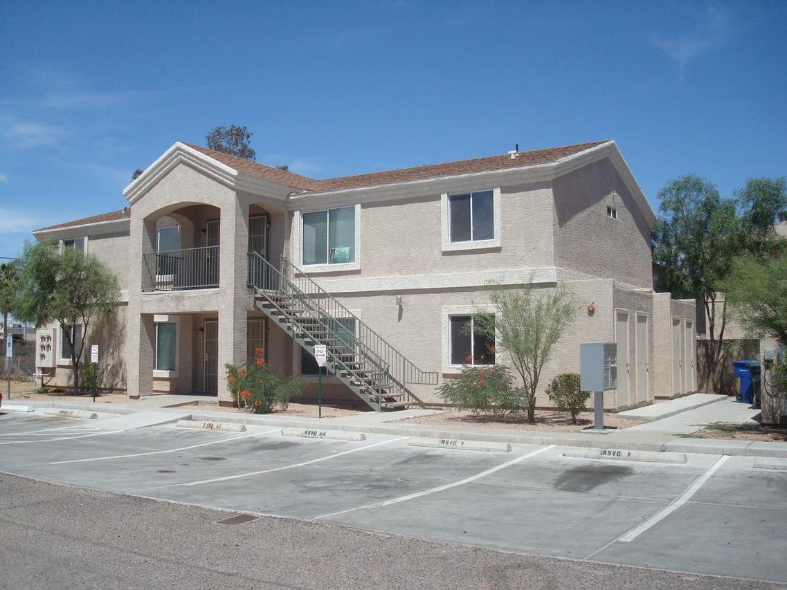 2324 W Lone Cactus Dr. #102, Phoenix, AZ 85027