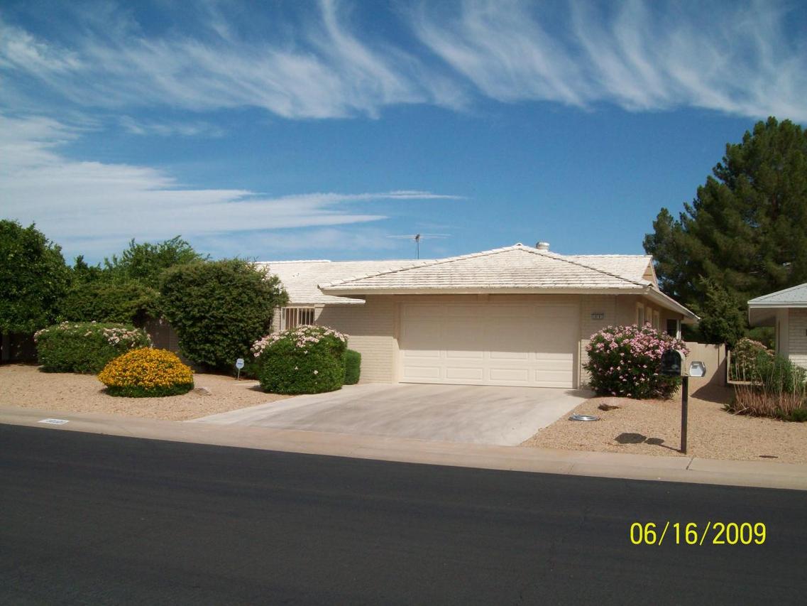 10101 W Willow Creek Cir., Sun City, AZ 85373