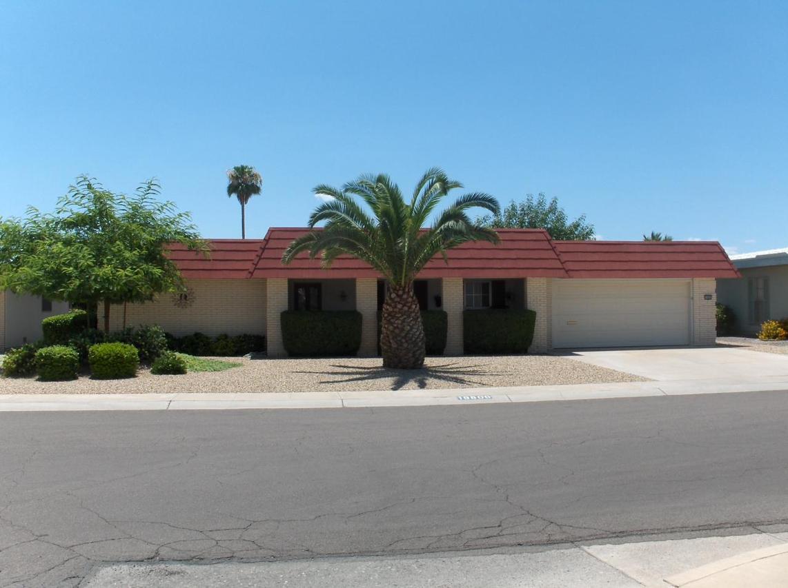 16806 N Meadow Park Dr., Sun City, AZ 85351