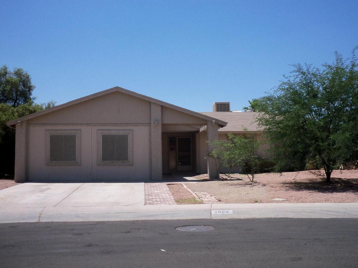 1600 W Marlboro Dr., Chandler, AZ 85224