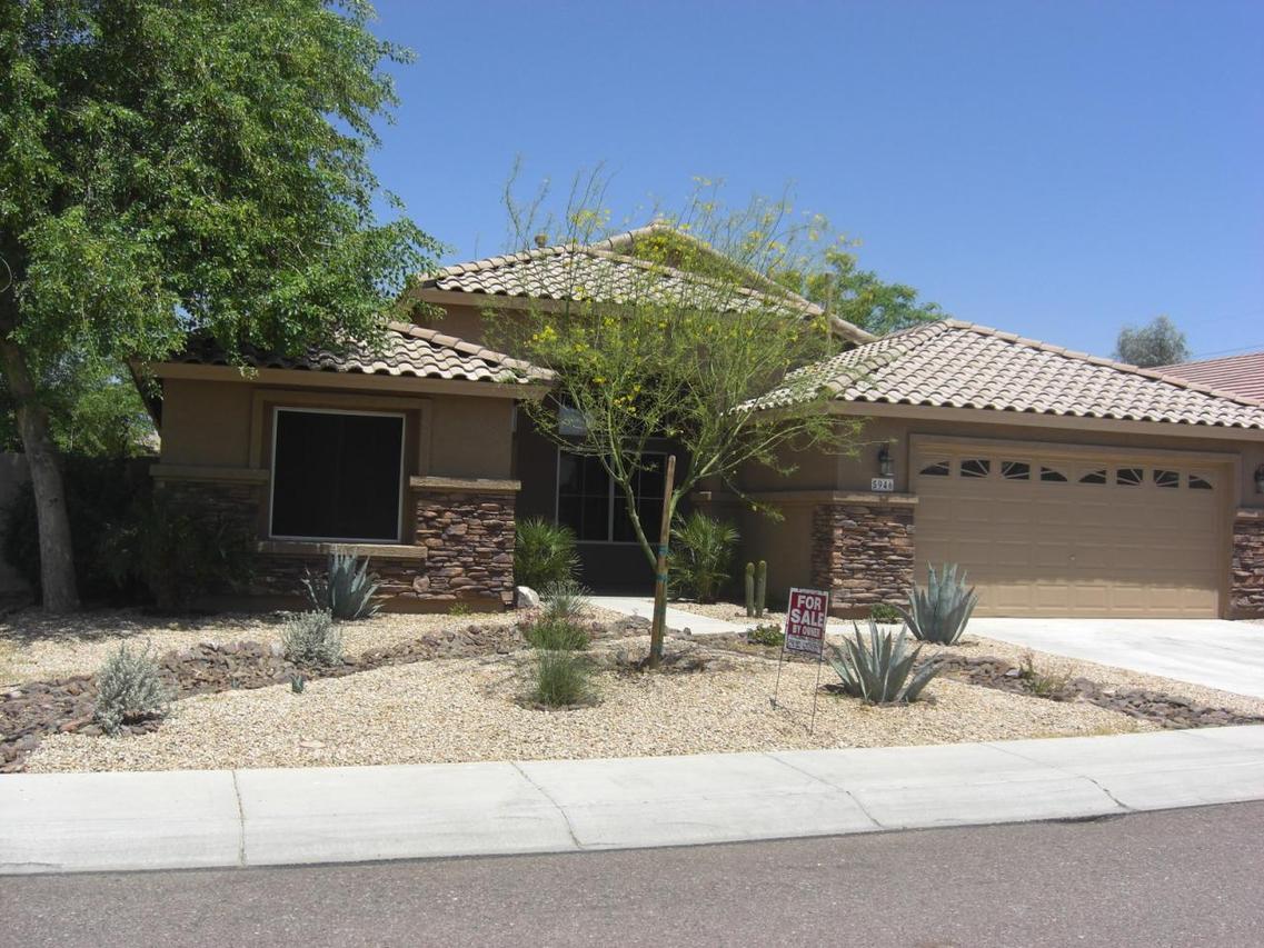 5946 W Villa Theresa Dr., Glendale, AZ 85308