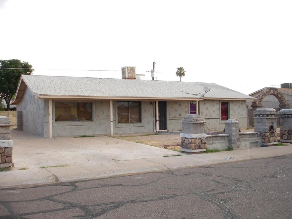 8242 W Flower St., Phoenix, AZ 85033