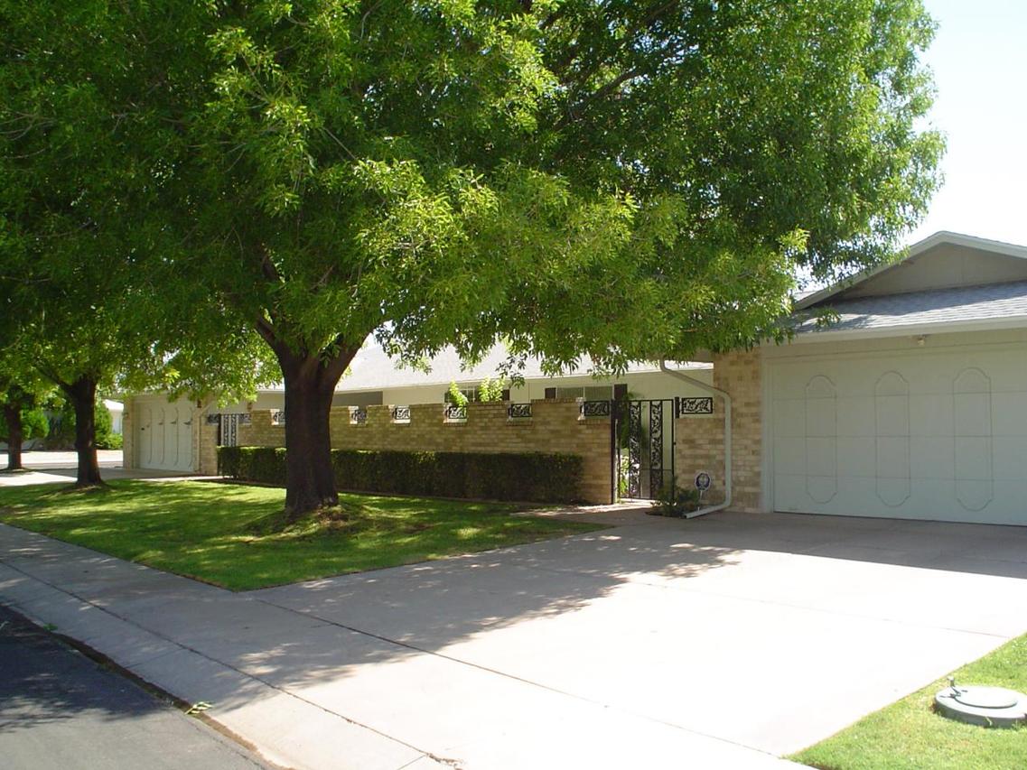 19225 N Signal Butte Cir., Sun City, AZ 85373