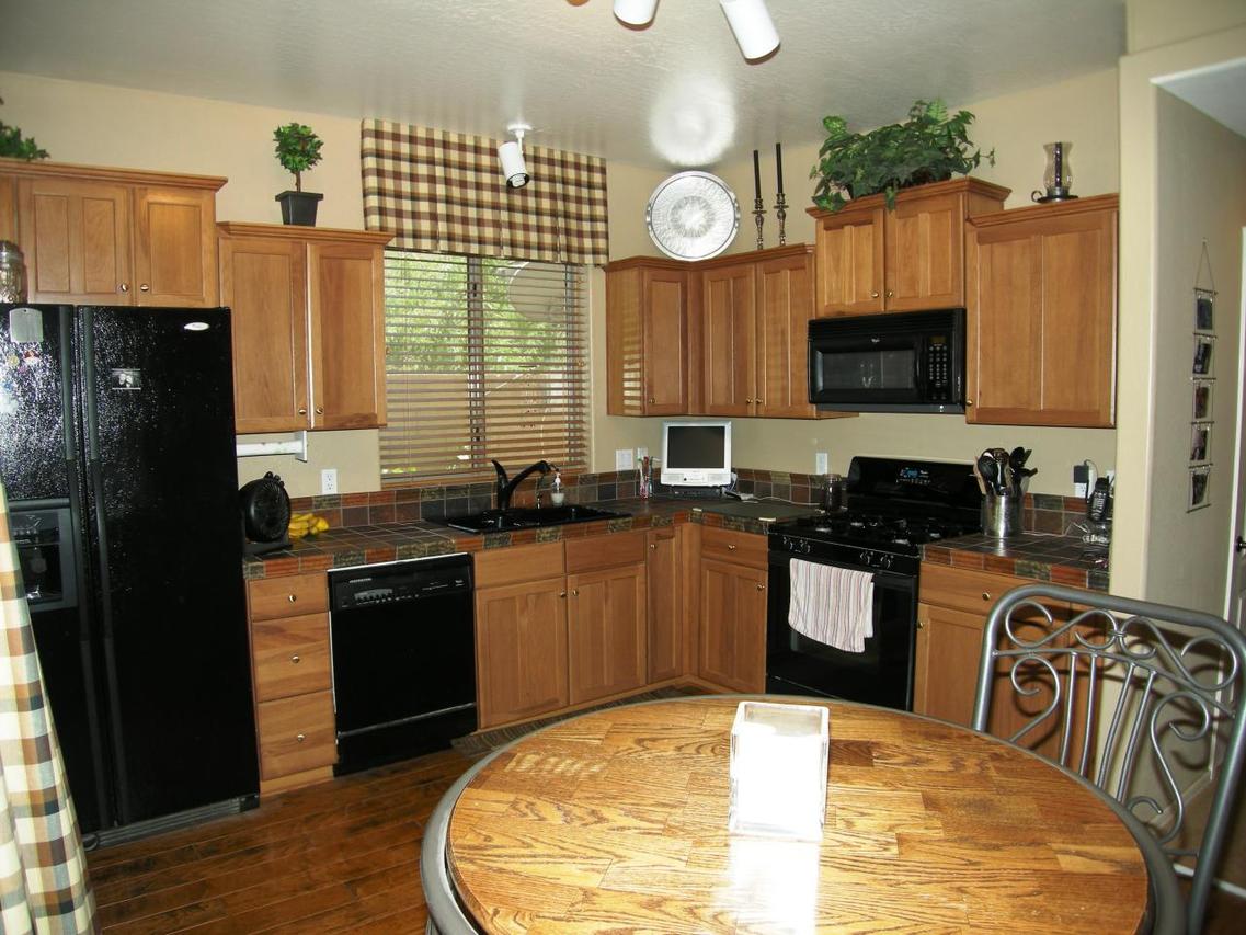 1845 S Starling Dr., Gilbert, AZ 85236