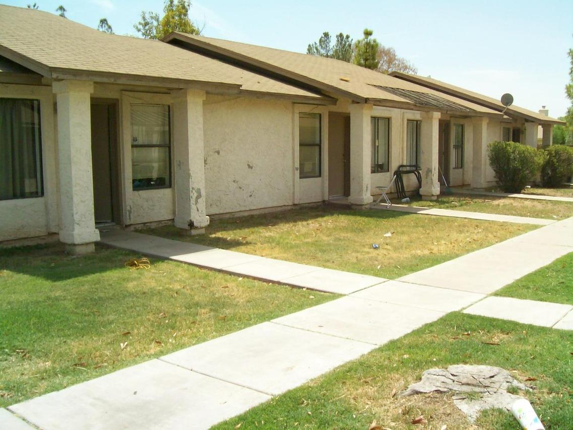 2813 E Capri Cir., Mesa, AZ 85204
