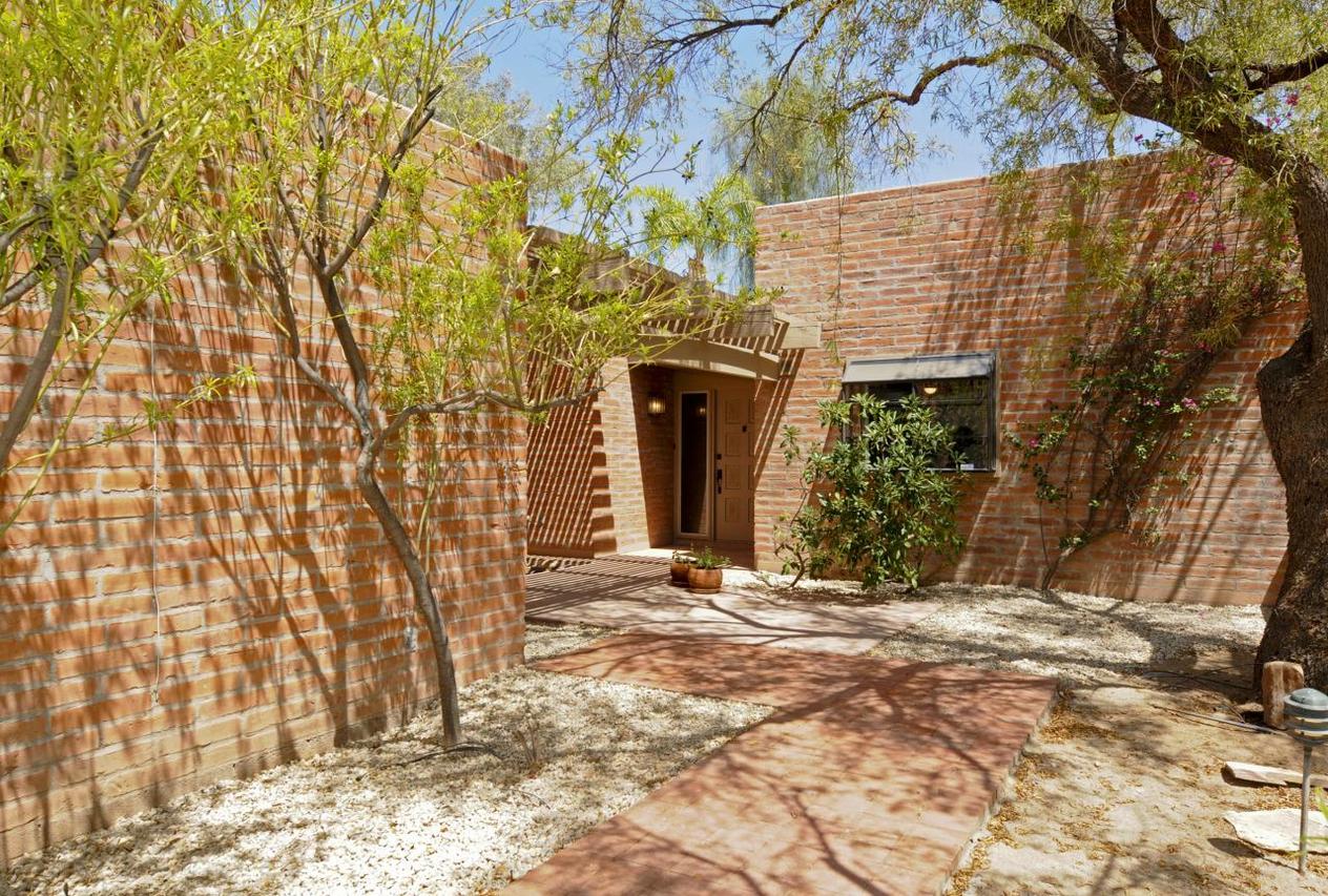 4040 E Cudia Way, Phoenix, AZ 85018