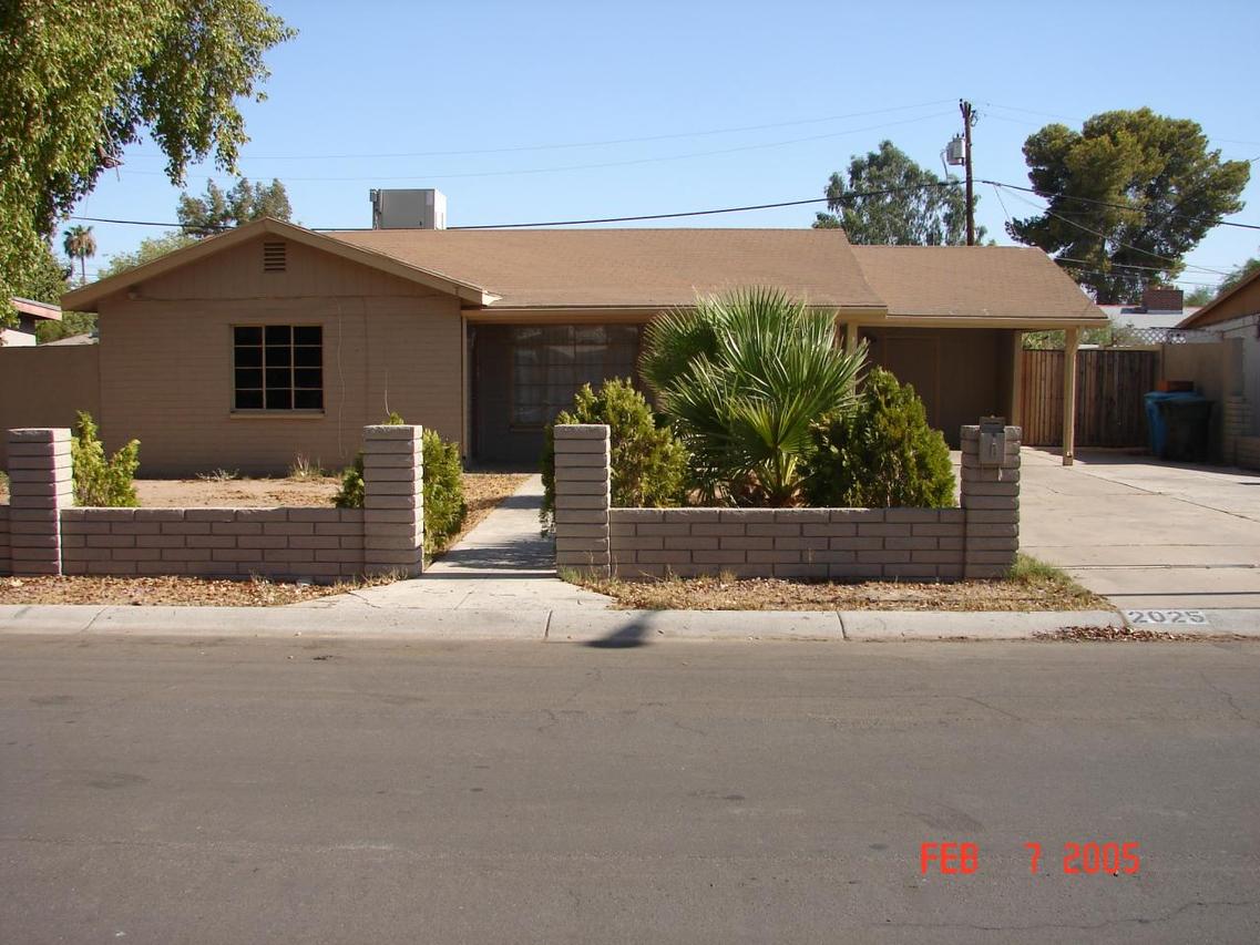 2025 W Denton Ln., Phoenix, AZ 85015