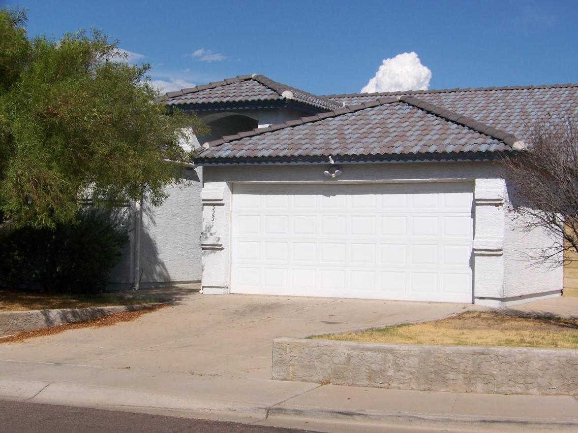 5251 N 80th Dr., Glendale, AZ 85303