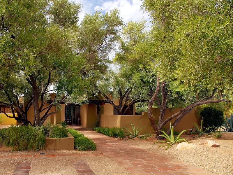 3601 E Denton Ln., Paradise Valley, AZ 85253