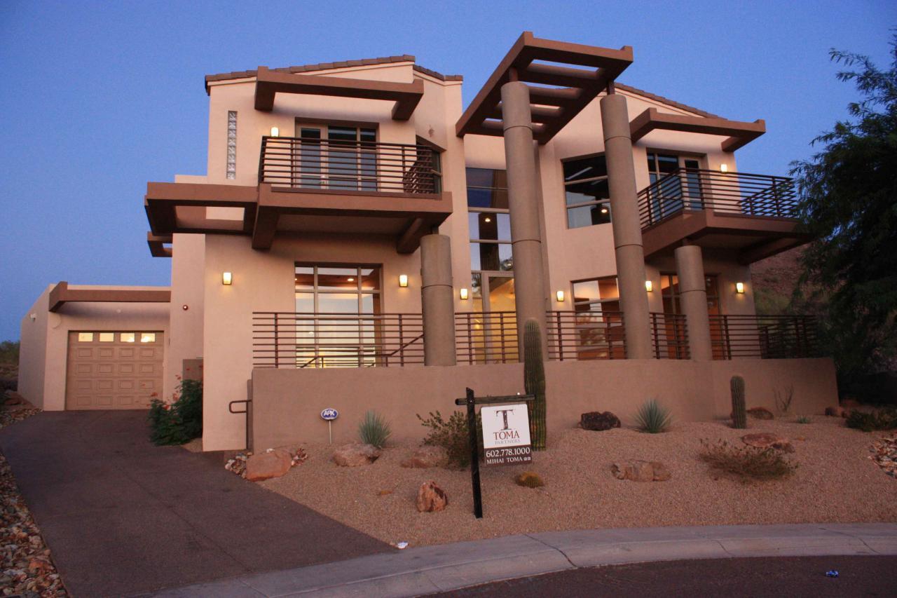 6325 W Briles Rd., Phoenix, AZ 85083