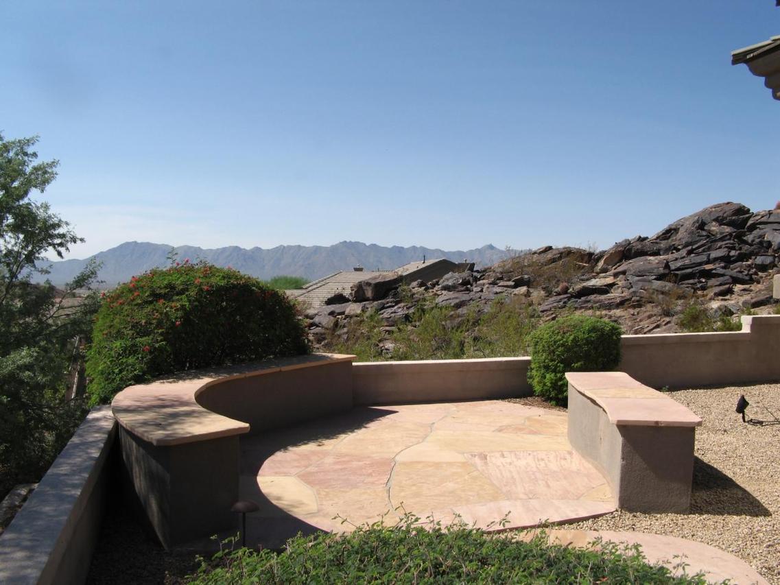 204 W Desert Flower Ln., Phoenix, AZ 85045