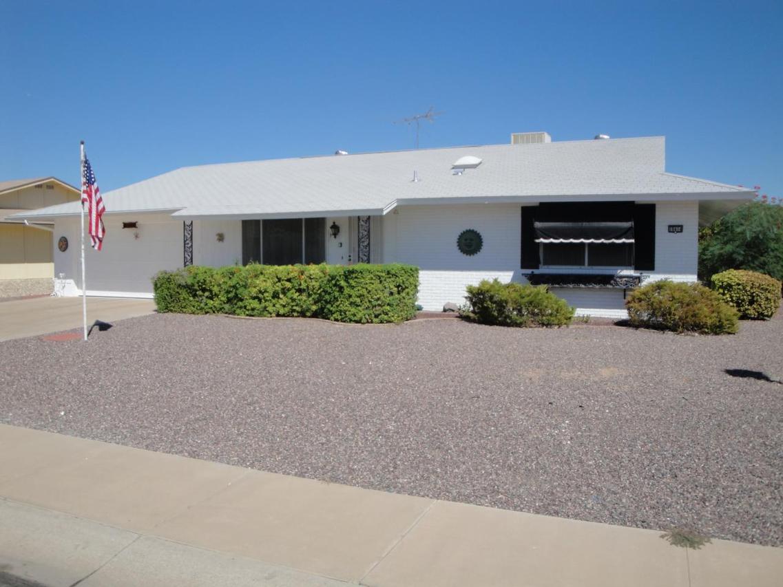 10414 W Signal Butte Cir., Sun City, AZ 85373