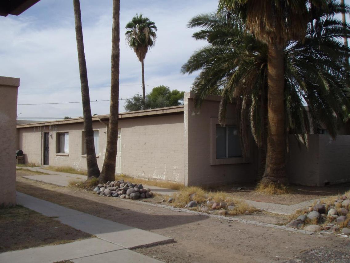 724 S Stapley Dr., Mesa, AZ 85204