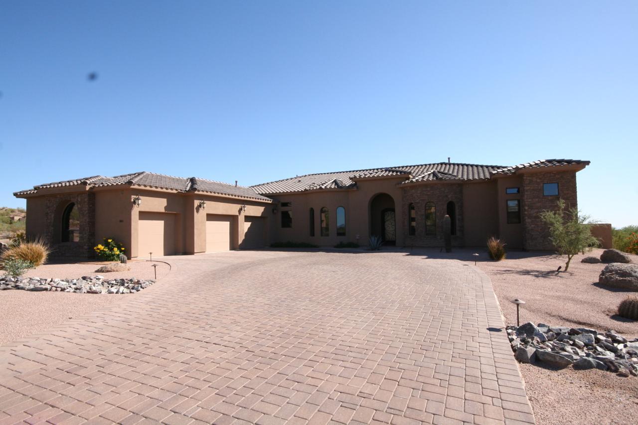 8451 E Regina Cir., Mesa, AZ 85207