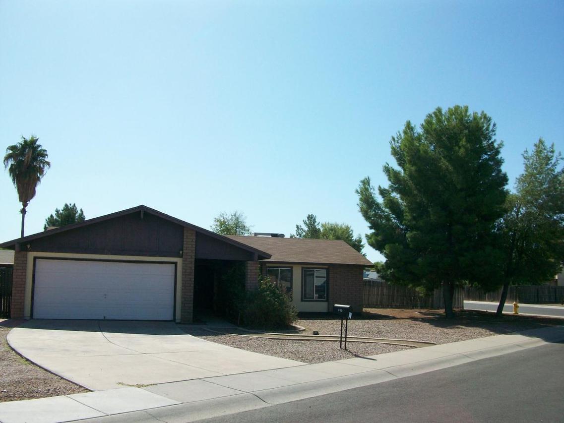 313 W El Alba Way, Chandler, AZ 85225