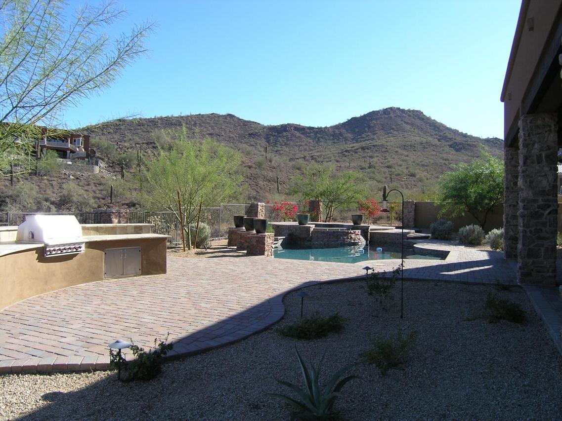 2438 W Espartero Way, Phoenix, AZ 85086