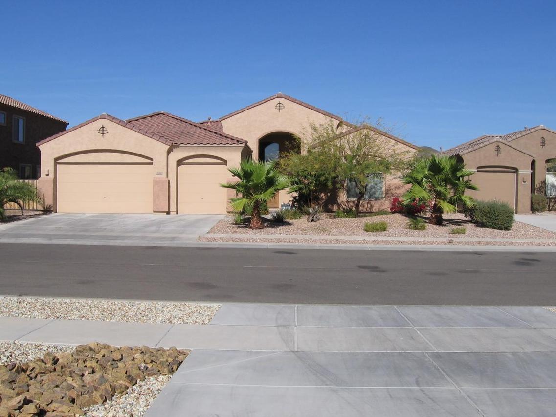 2210 W Eagle Feather Rd., Phoenix, AZ 85085