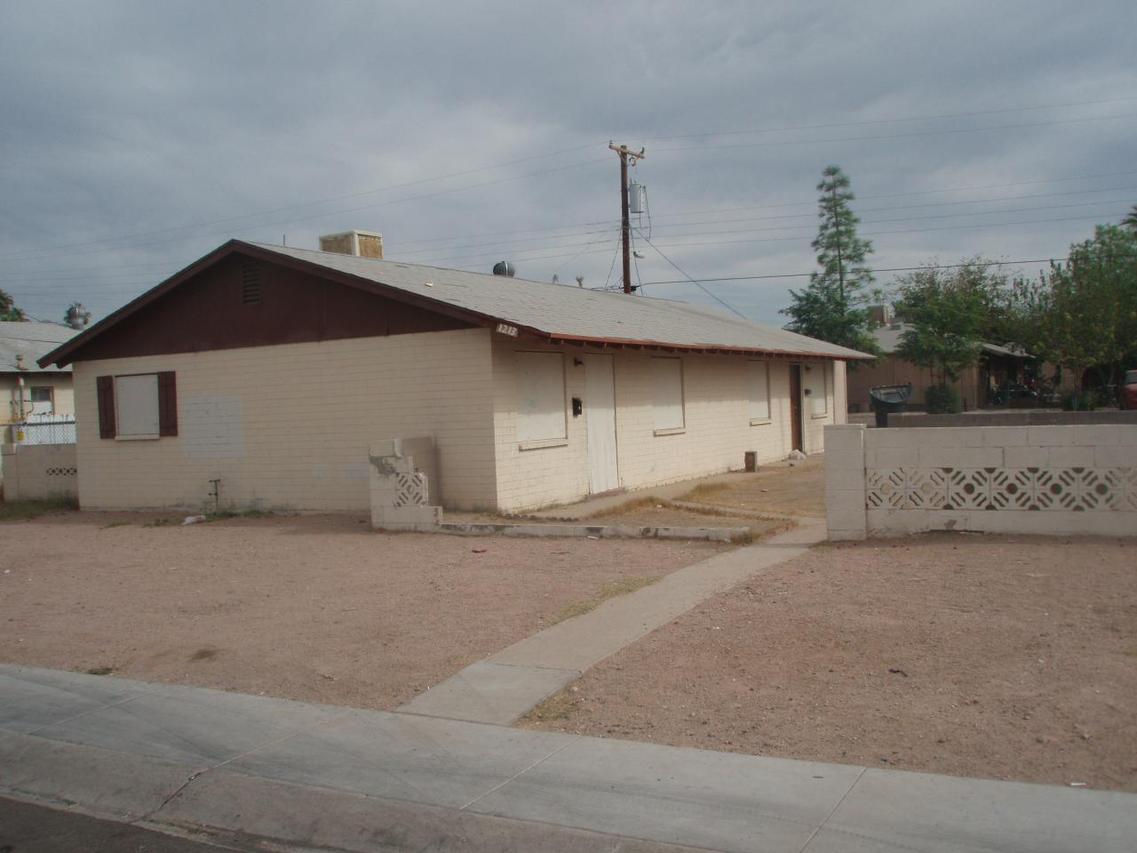1213 N 49th St., Phoenix, AZ 85008