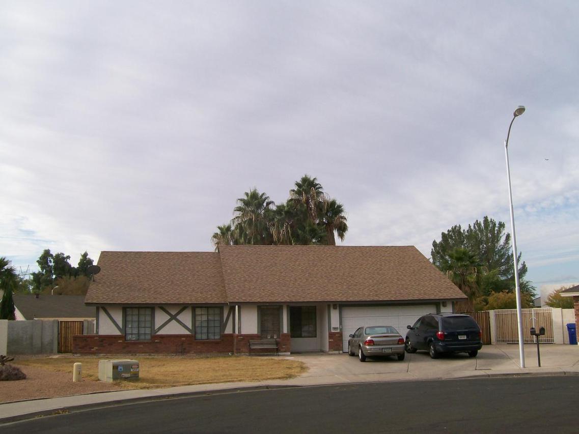 2827 E Downing Cir., Mesa, AZ 85213