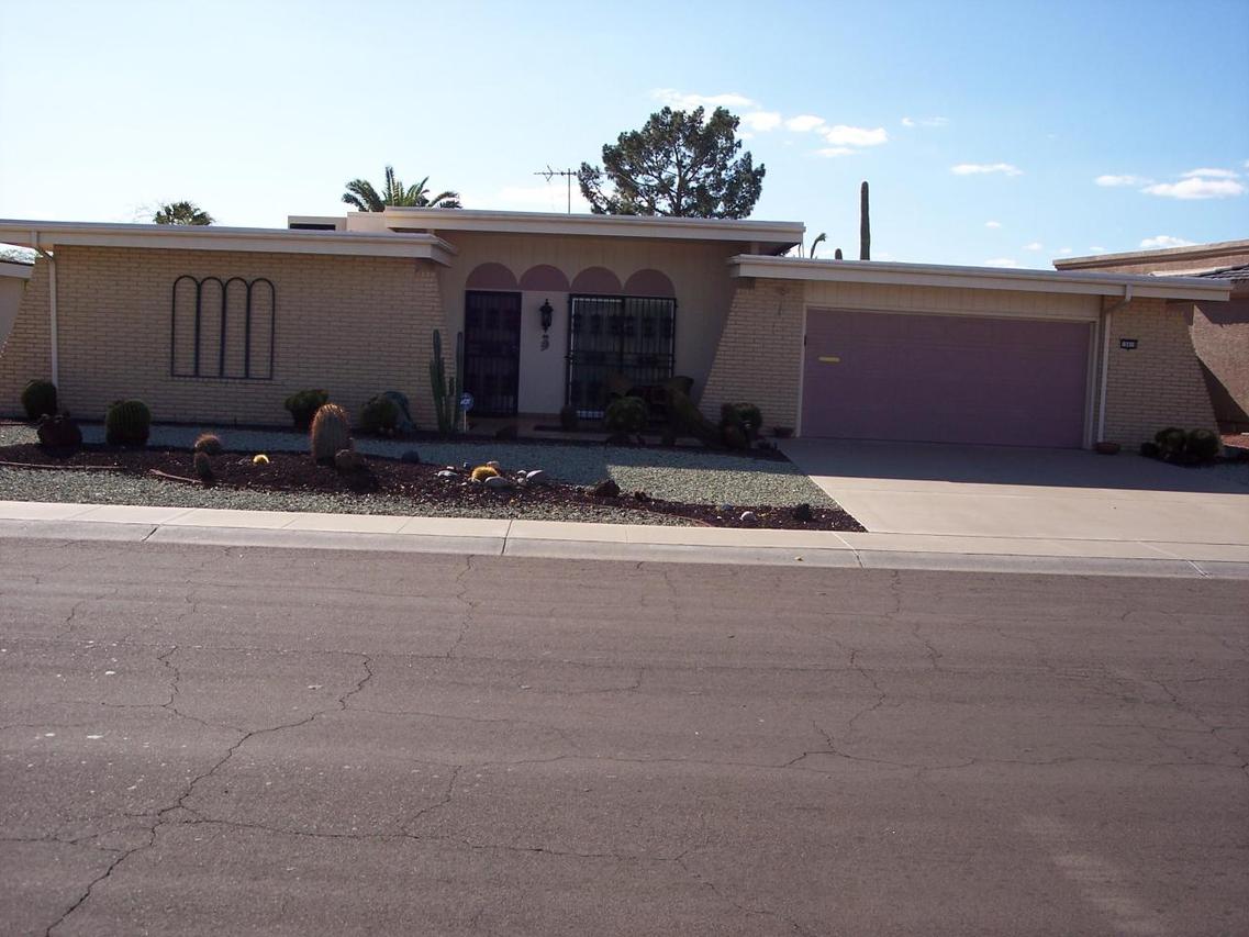 16818 N Meadow Park Dr., Sun City, AZ 85351