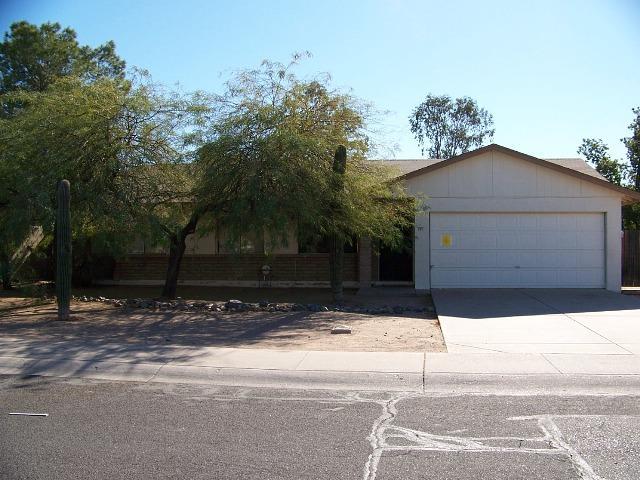9527 W Echo Ln., Peoria, AZ 85345