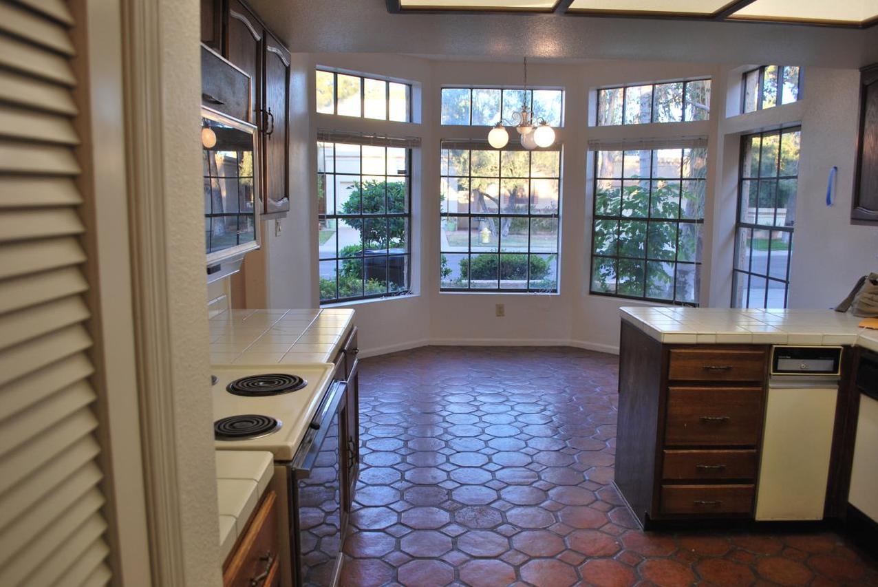 2732 S Santa Barbara, Mesa, AZ 85202