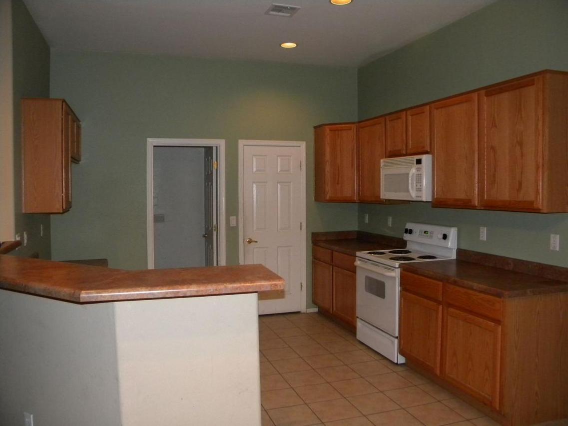 6516 S 5th Way, Phoenix, AZ 85042