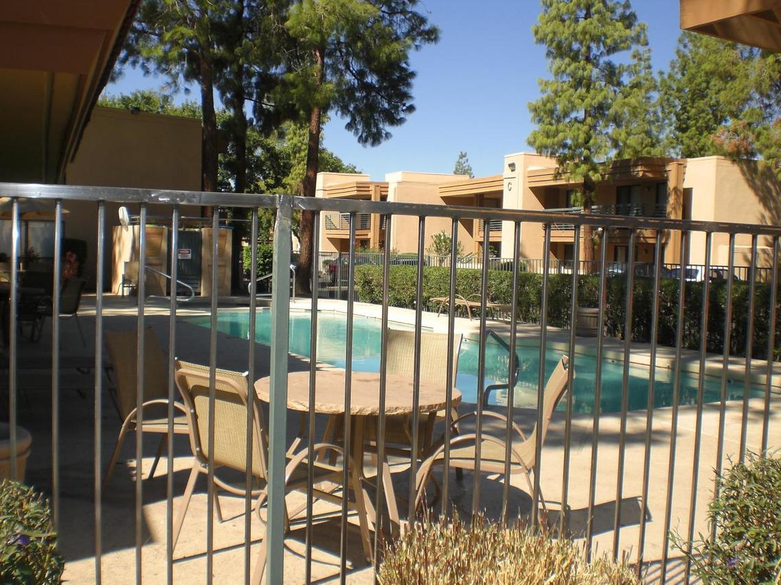 3435 W Danbury Dr. #B212, Phoenix, AZ 85053