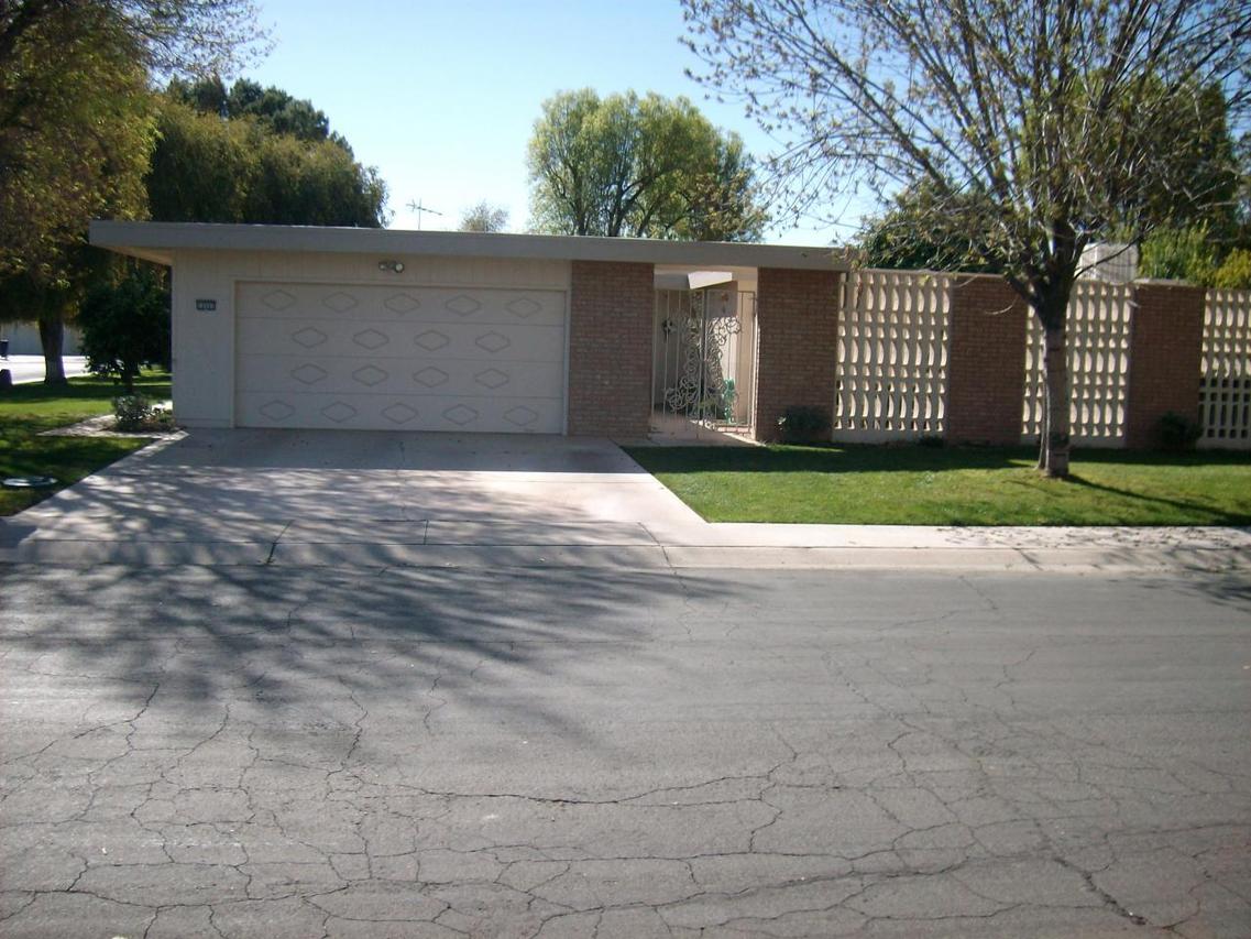 10301 W Spanish Moss Ln., Sun City, AZ 85373