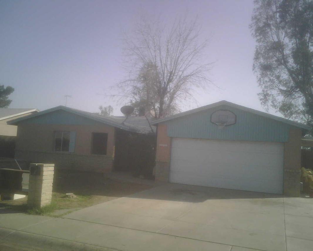 8009 W Clayton Dr., Phoenix, AZ 85033