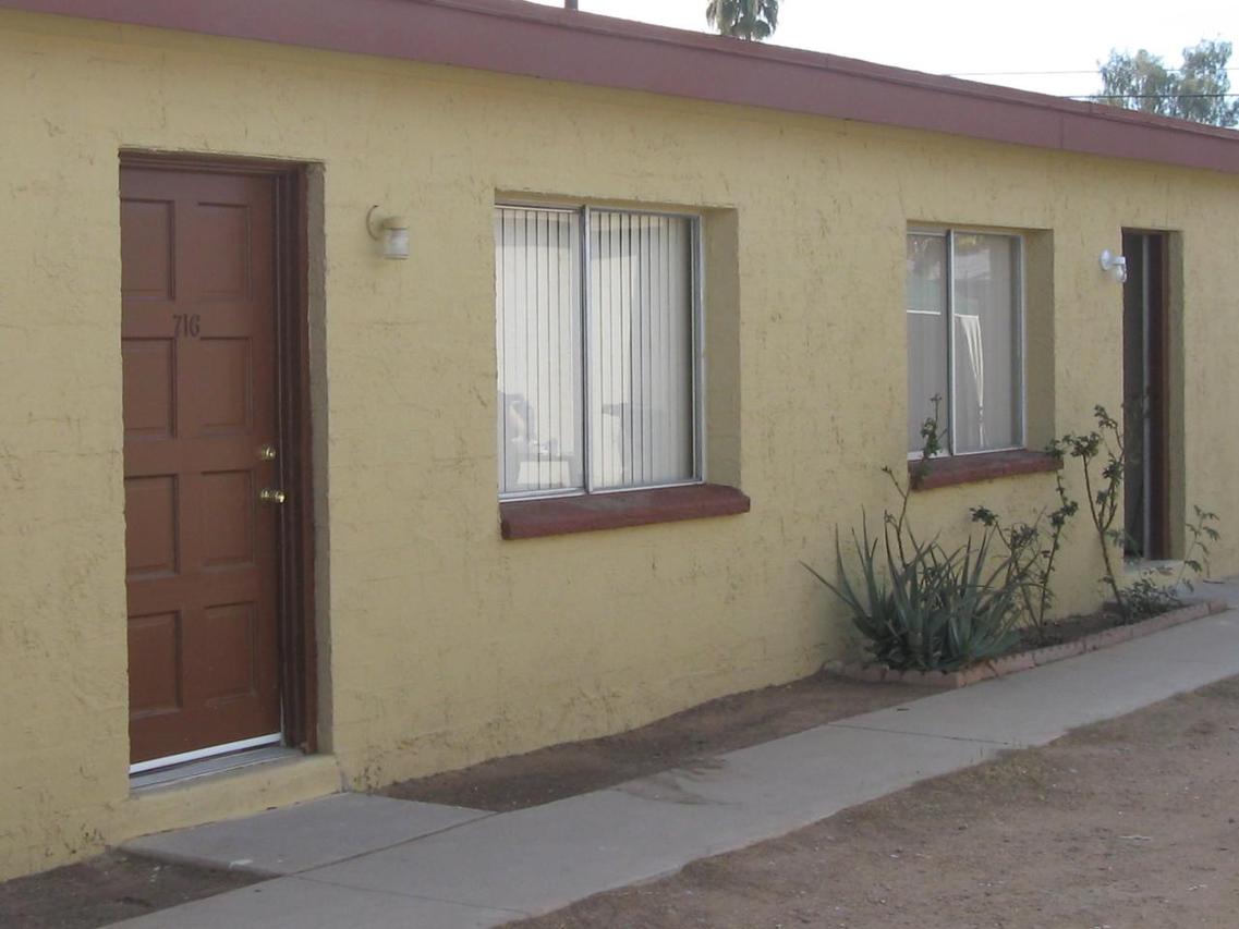716 S Stapley Dr., Mesa, AZ 85204