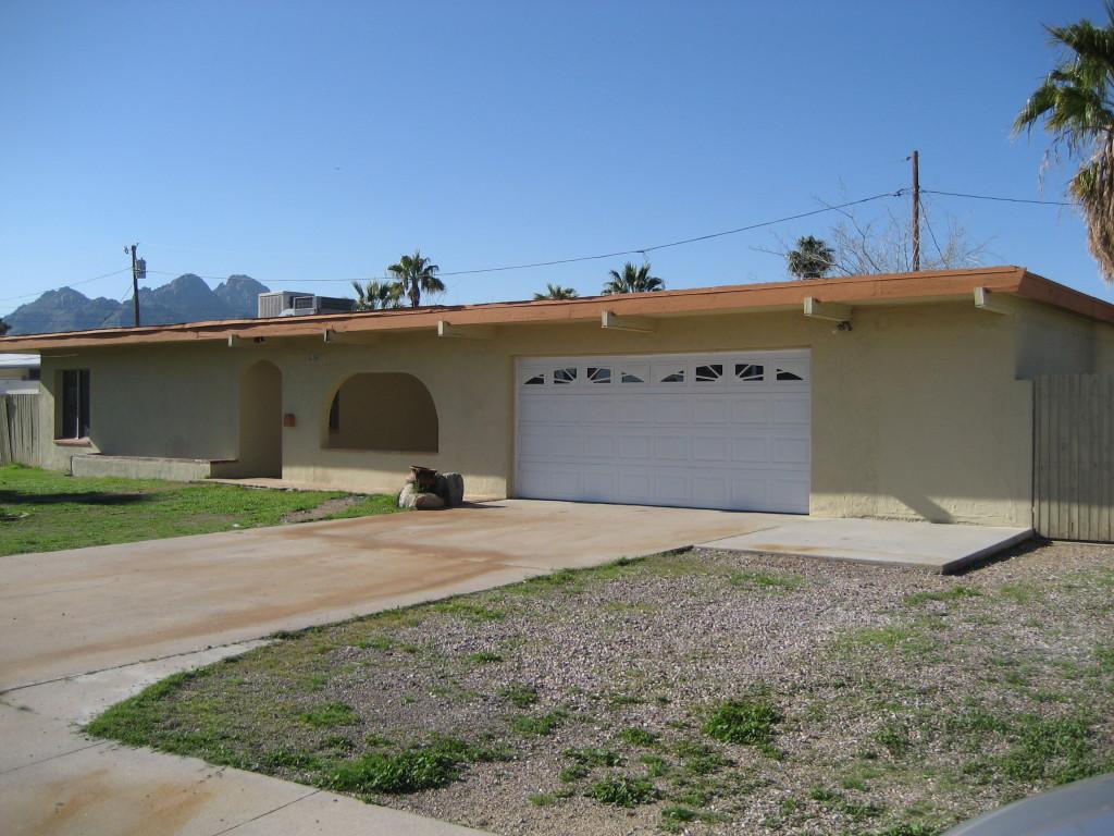 2811 E Turquoise Dr., Phoenix, AZ 85028