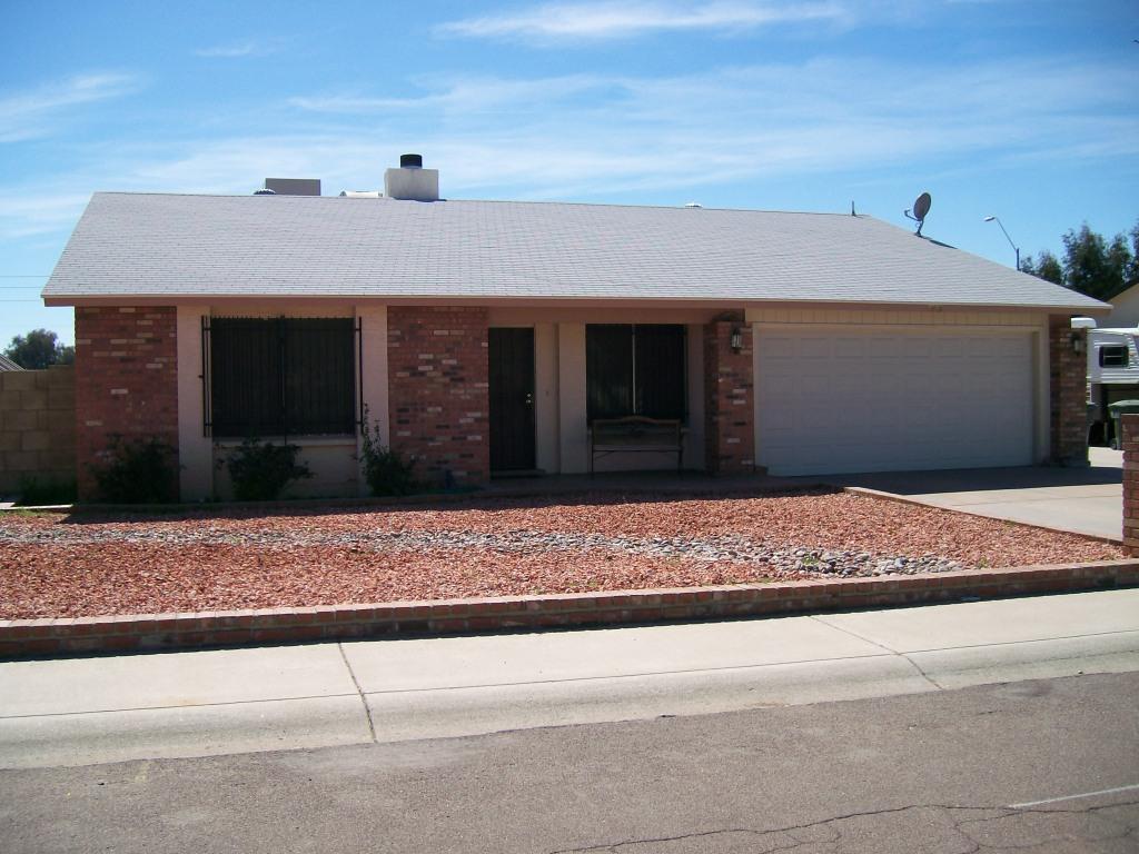 2925 W Woodridge Dr., Phoenix, AZ 85053