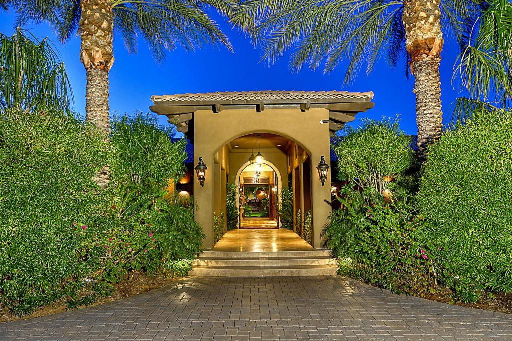 10104 E Shangri La Rd., Scottsdale, AZ 85260