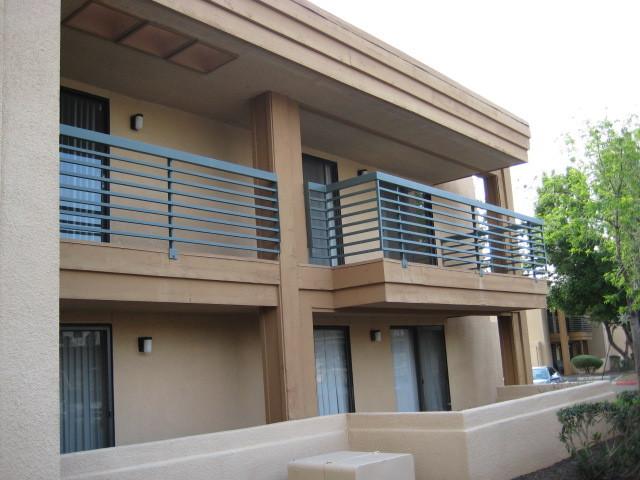 3420 W Danbury Dr. #207, Phoenix, AZ 85053