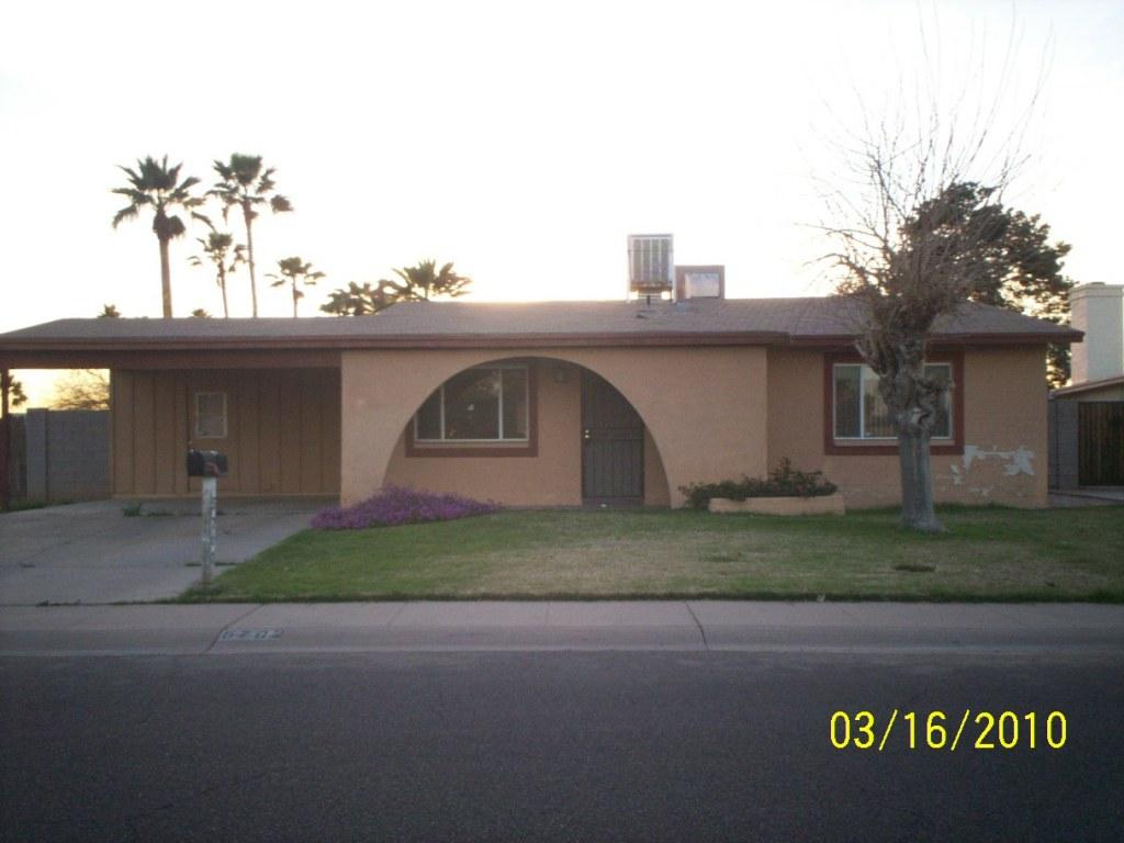5702 N 70th Ave., Glendale, AZ 85303