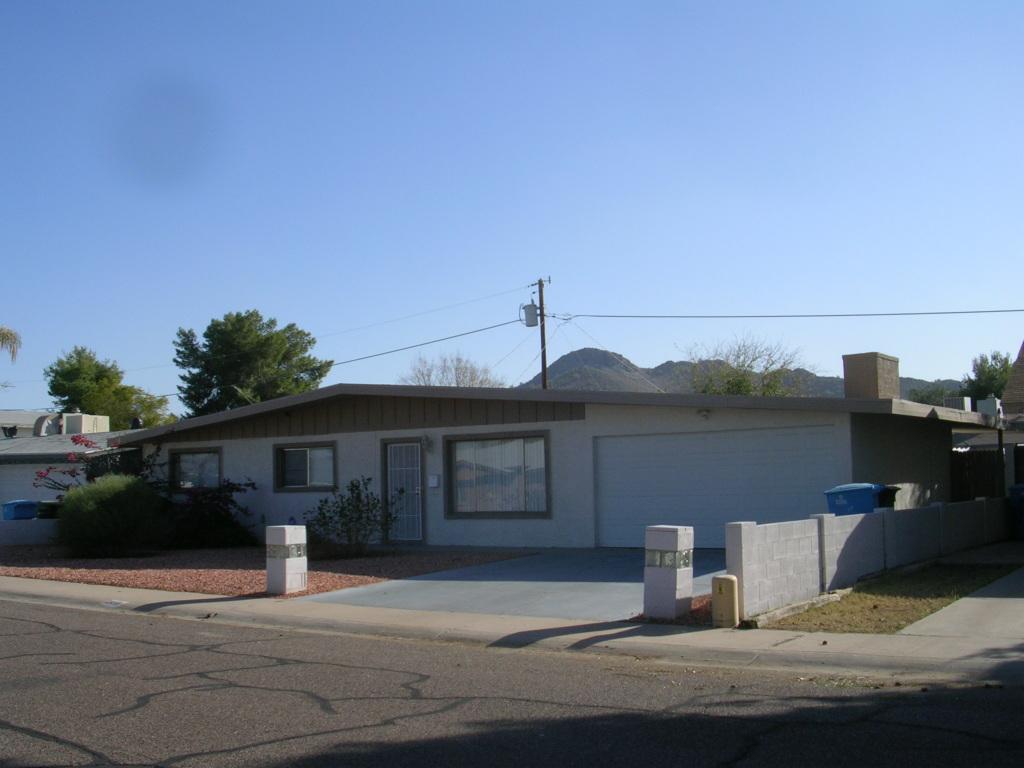 2213 E Nisbet Rd., Phoenix, AZ 85022