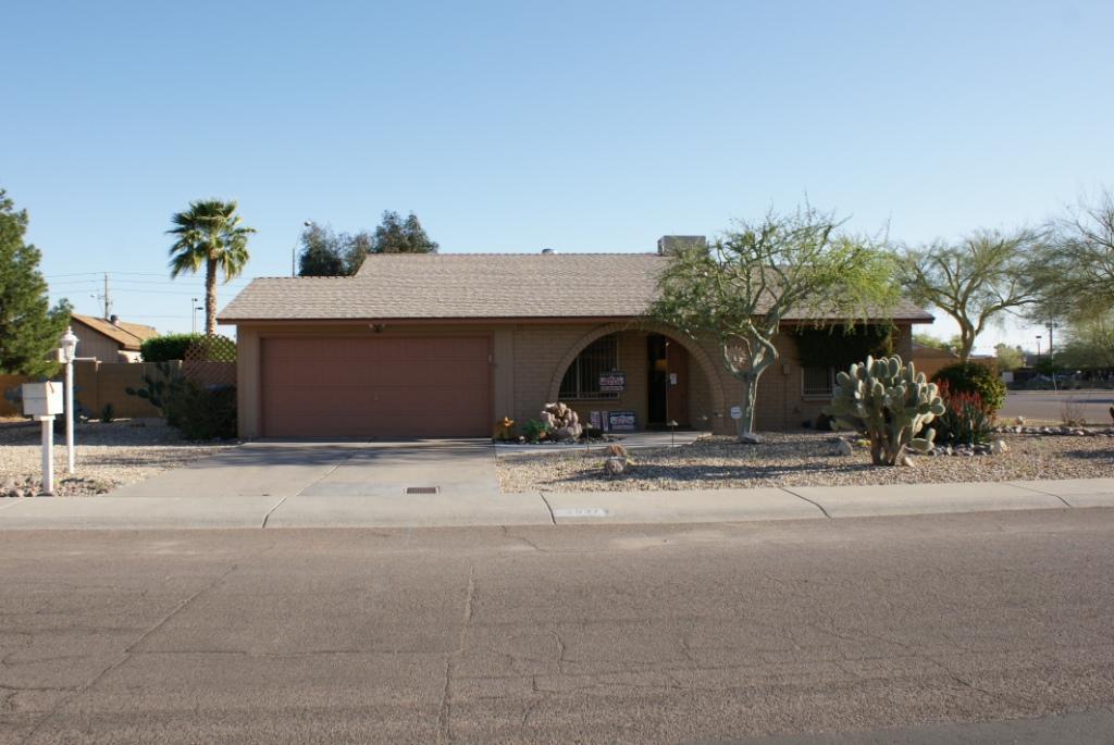 2937 W Woodridge Dr., Phoenix, AZ 85053