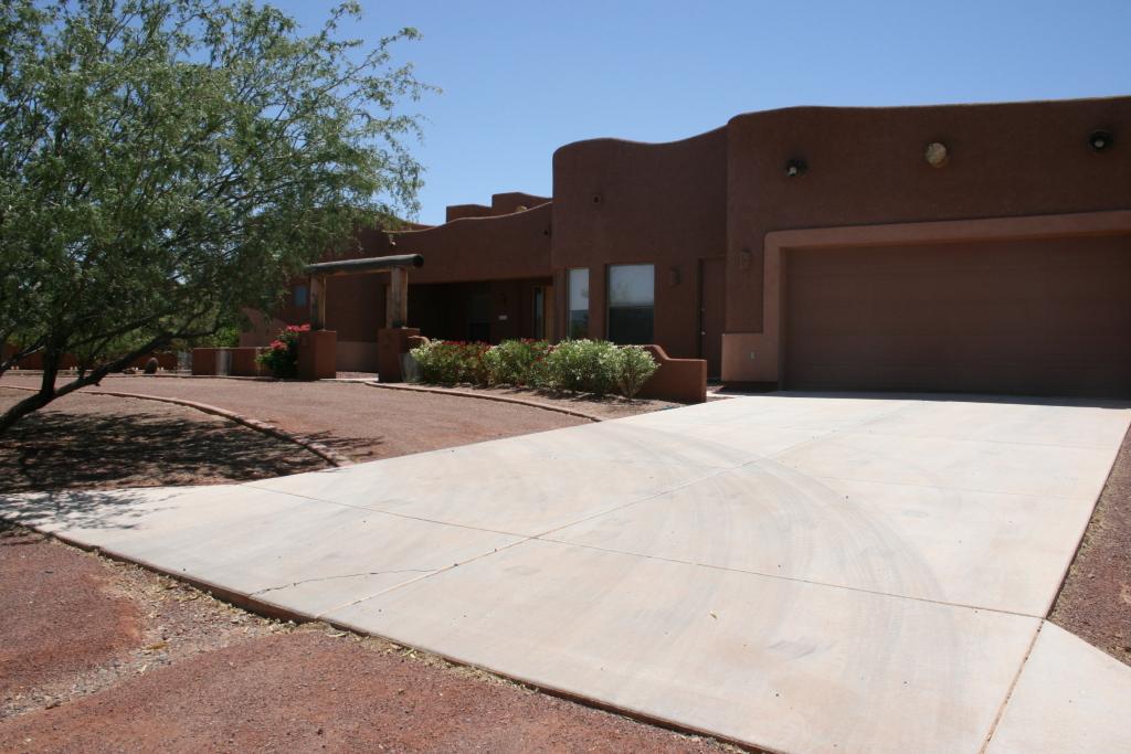 2741 W Desert Hills Dr., Phoenix, AZ 85086