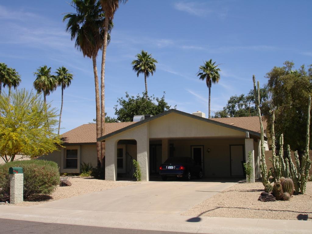 2716 E Yucca St., Phoenix, AZ 85028