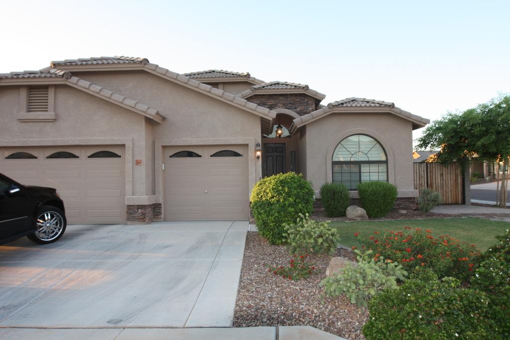 1016 W Siesta Way, Phoenix, AZ 85041