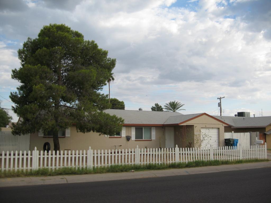 6017 W Earll Dr., Phoenix, AZ 85033