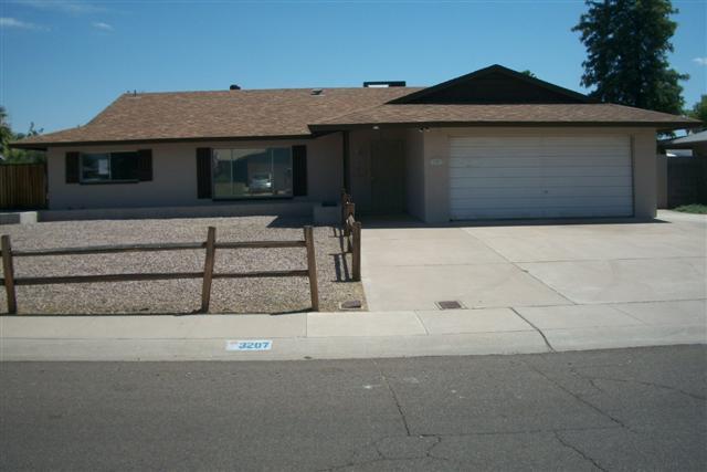 3207 W Acoma Dr., Phoenix, AZ 85053