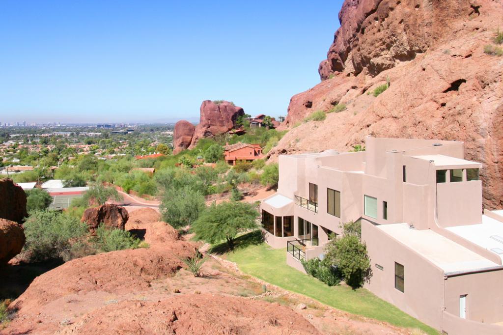 5305 N Camelhead Rd., Phoenix, AZ 85018