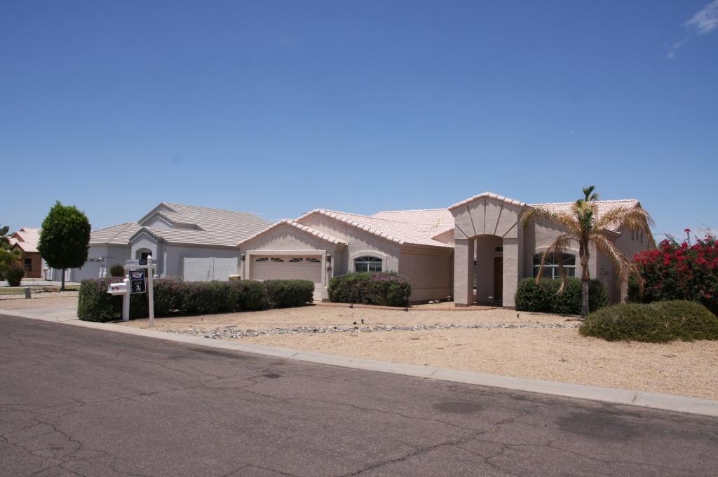 8230 W Denton Ln., Glendale, AZ 85303